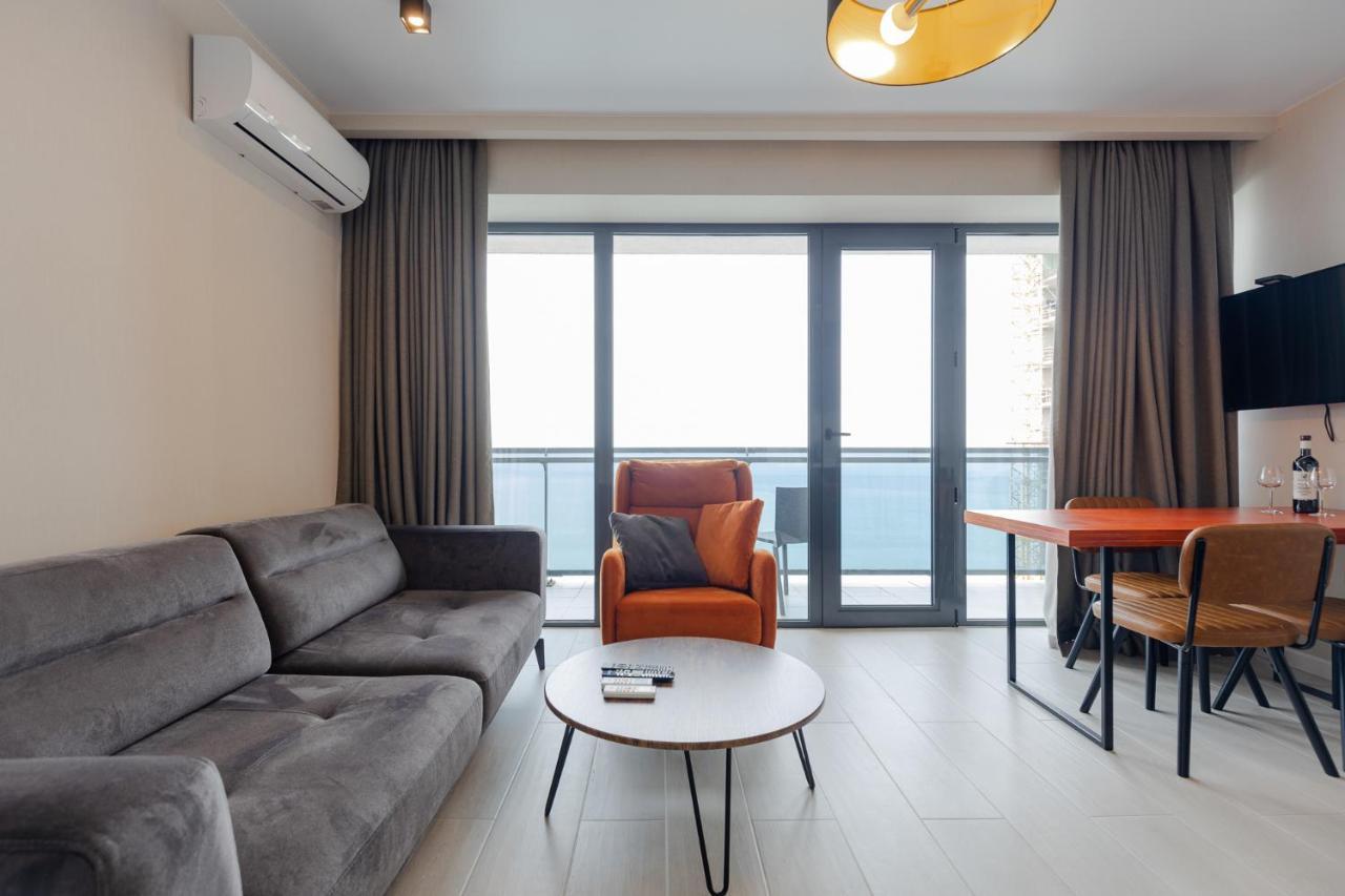The Spot Apartments - Orbi Beach Tower Batoemi Buitenkant foto