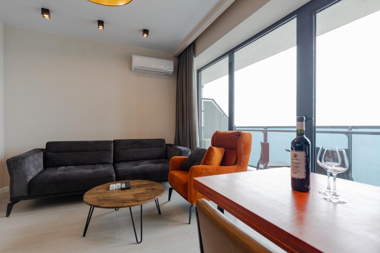 The Spot Apartments - Orbi Beach Tower Batoemi Buitenkant foto