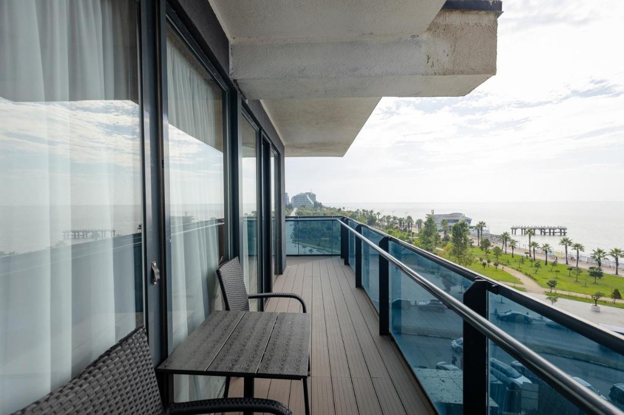 The Spot Apartments - Orbi Beach Tower Batoemi Buitenkant foto