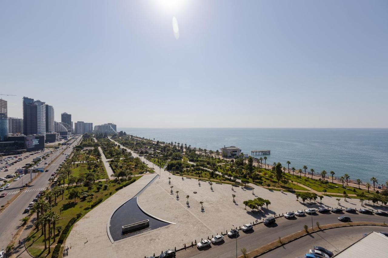 The Spot Apartments - Orbi Beach Tower Batoemi Buitenkant foto