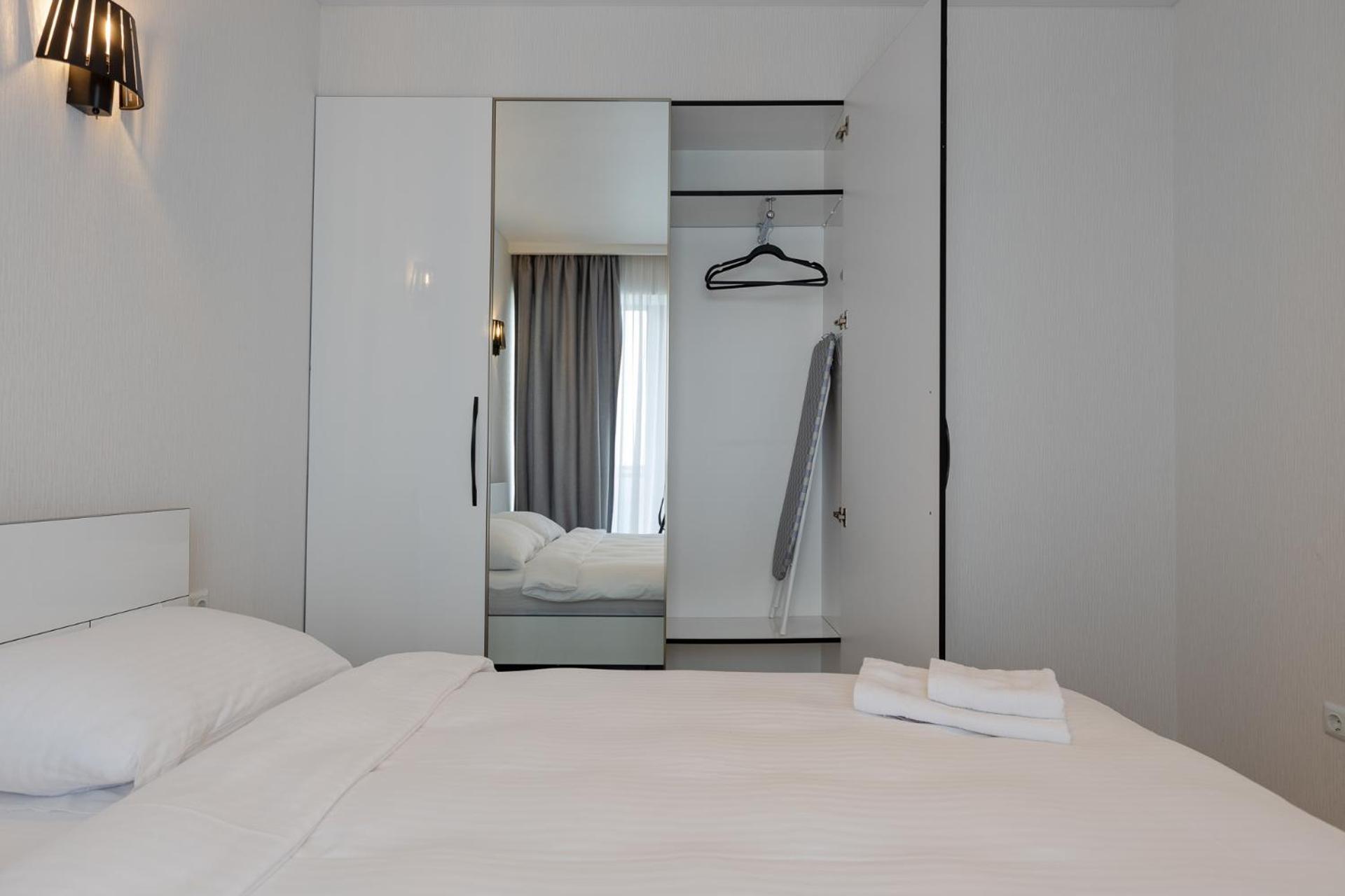 The Spot Apartments - Orbi Beach Tower Batoemi Buitenkant foto
