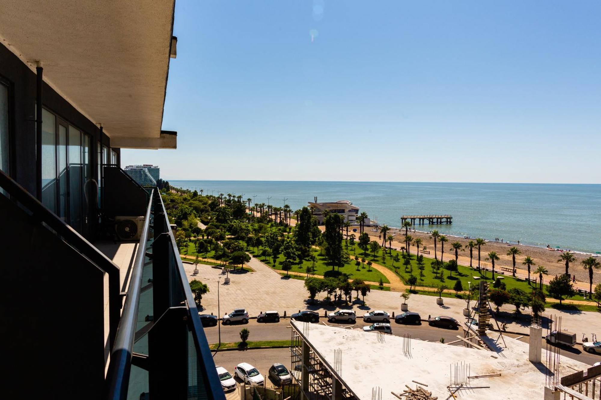 The Spot Apartments - Orbi Beach Tower Batoemi Buitenkant foto