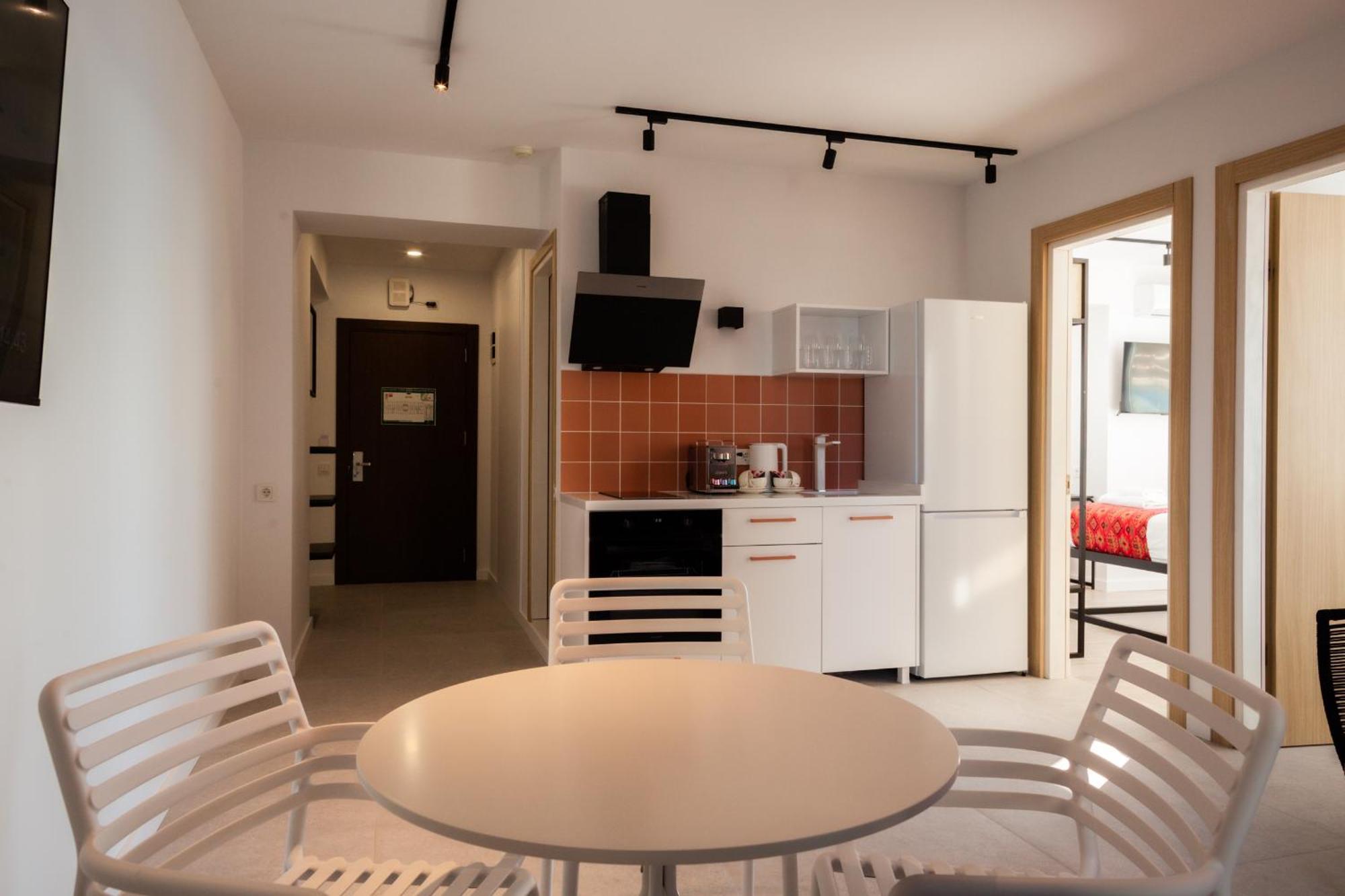 The Spot Apartments - Orbi Beach Tower Batoemi Buitenkant foto